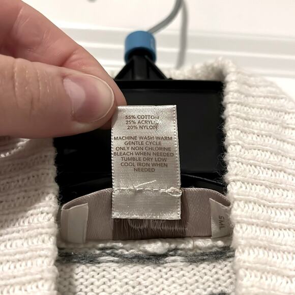 LOFT Cream and Gray Geometric Print Sweater - Picture 9 of 10